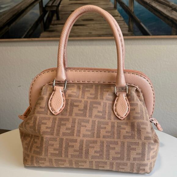 Fendi Handbags - 💎✨RARE AND DISCONTINUED✨💎 Authentic Fendi Handbag - Elegant